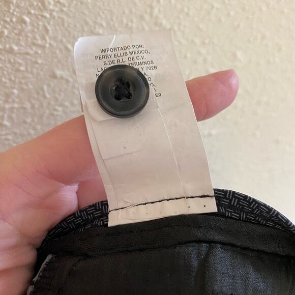 PGA Tour Dark Gray Herringbone Pattern Lightweight Golf Shorts Size 32 - Picture 7 of 8